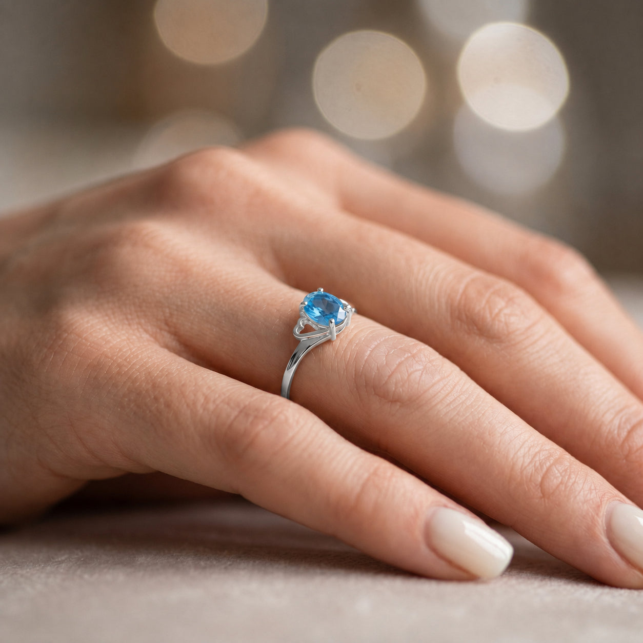 White Gold Classic Ring Peridot 10K — Altea