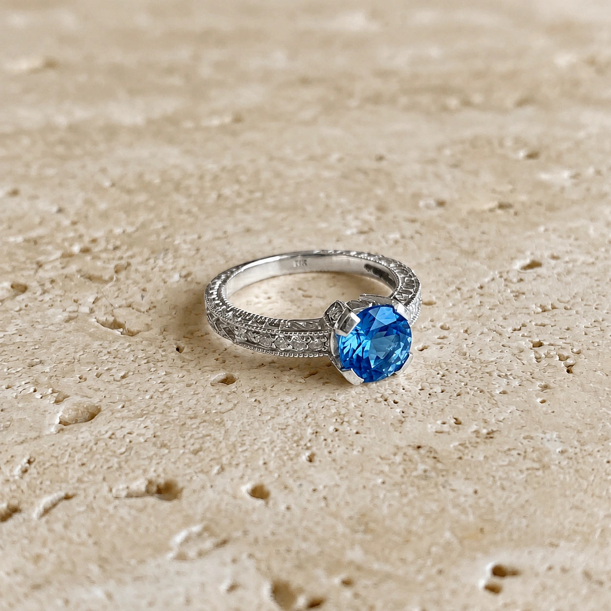 White Gold Diamond & Blue Topaz — Zelmira