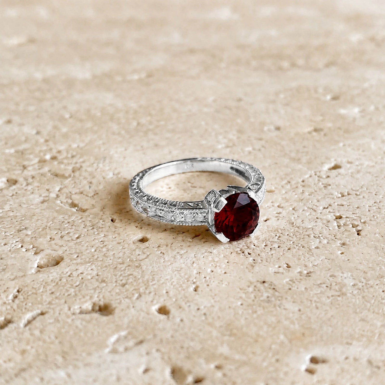 White Gold Diamond & Garnet — Zelmira