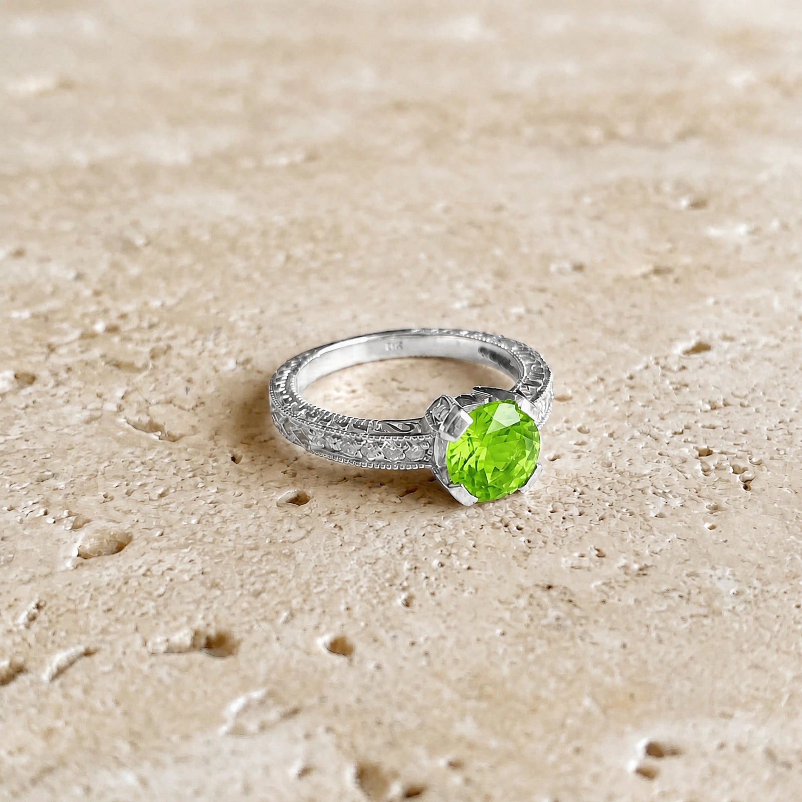 White Gold Diamond & Peridot — Zelmira