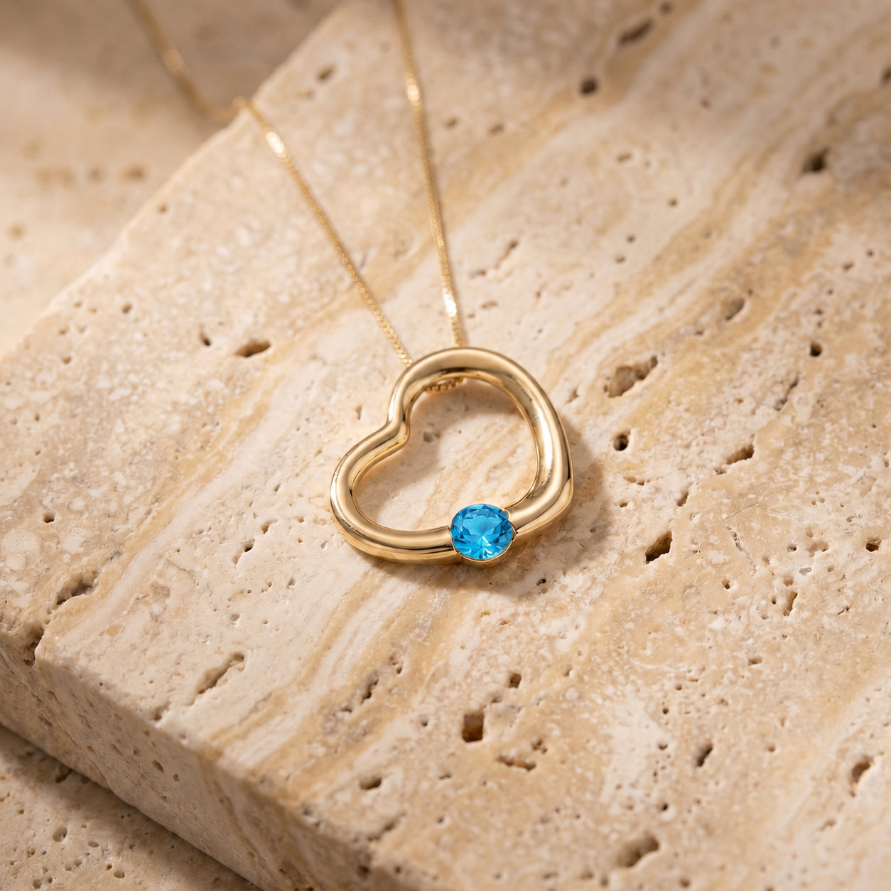Yellow Gold Open Heart Pendant Necklace Garnet 10K — Smeralda